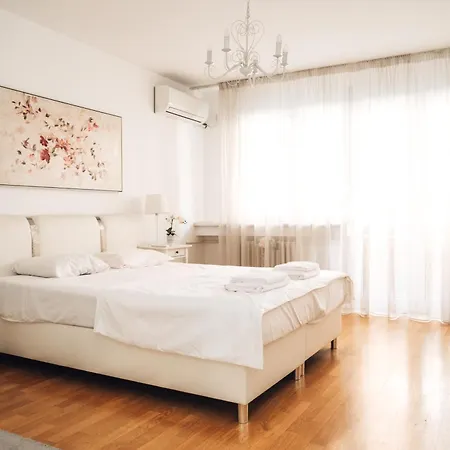 Crown Three Bedroom Apartment *