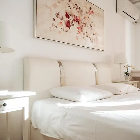 Crown Three Bedroom Apartment *