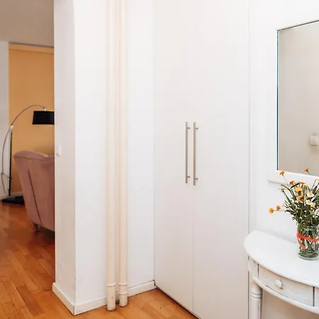 Crown Three Bedroom 公寓 *