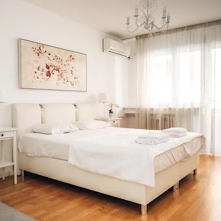 Apartment Crown Three Bedroom *